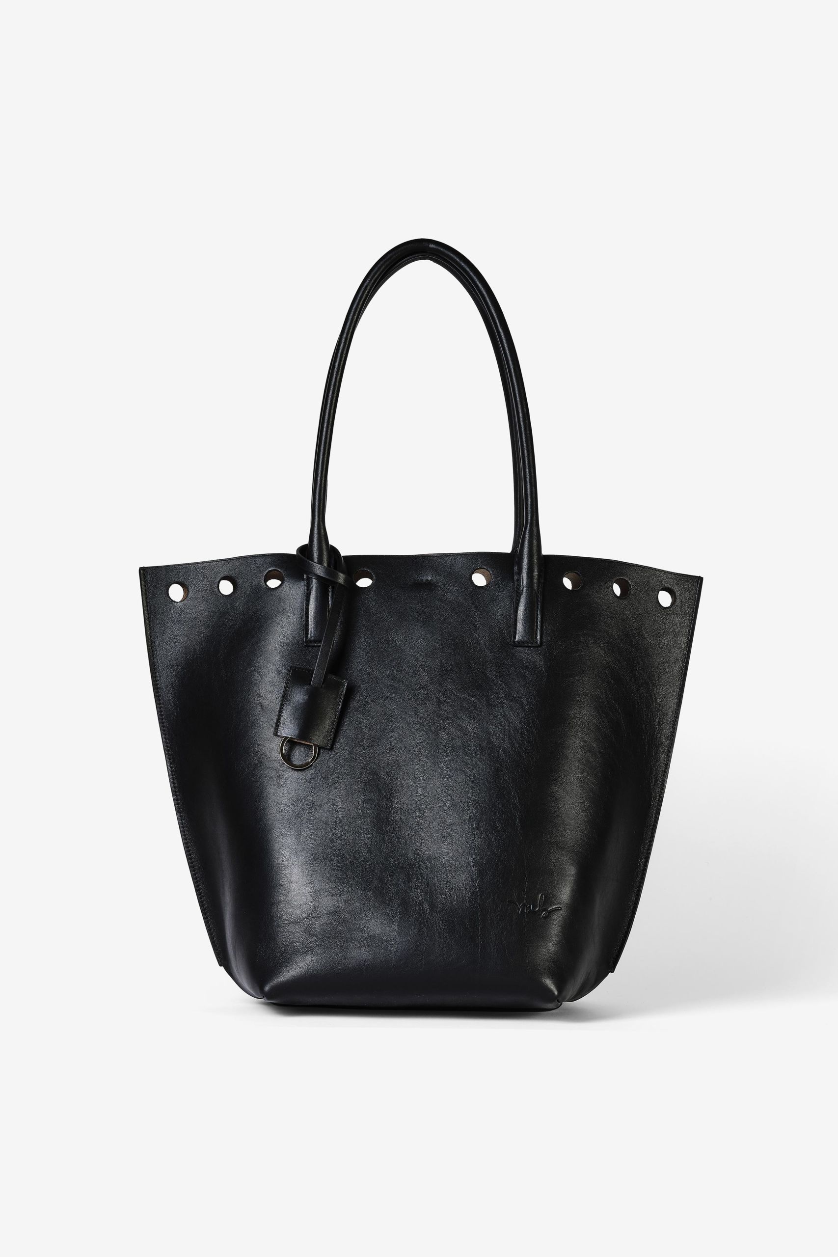 mamabenz__VICTORIA_black_frontview